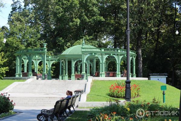 Москва парк останкино останкино фест. Парк Останкино зеленый Бельведер. Зелёный Бельведер в парке «Останкино». Природно-исторический парк «Останкино» Москва. Парк Останкино Москва.