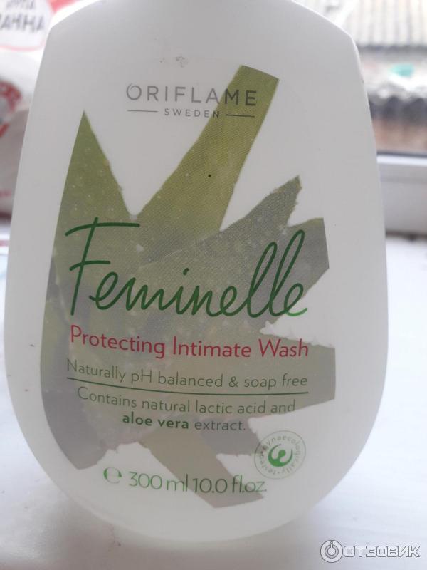 Очищающее средство для интимной гигиены Oriflame Feminelle Protecting Intimate Wash aloe vera фото