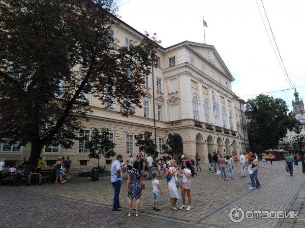 Архитектурный ансамбль Площадь Рынок (Украина, Львов) фото