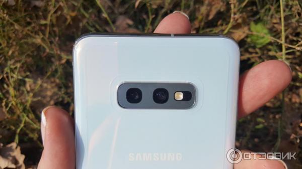 Смартфон Samsung Galaxy S10e фото