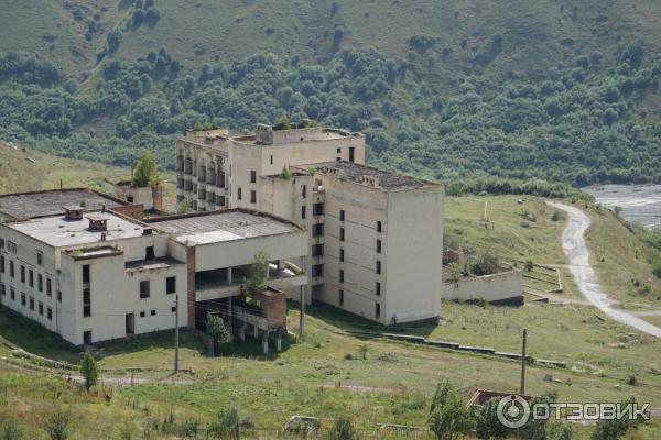 Чапаевка заброшенный санаторий. Санаторий кармадон северная осетия. Санаторий кармадон северная осетия. Санаторий кармадон. Санаторий кармадон северная осетия в кармадонском ущелье.