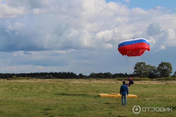 Прыжки с парашютом на аэродроме Первушино (Россия, Уфа) фото