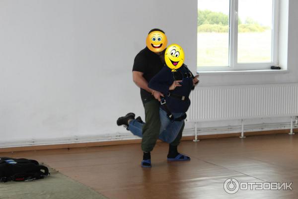 Прыжки с парашютом на аэродроме Первушино (Россия, Уфа) фото