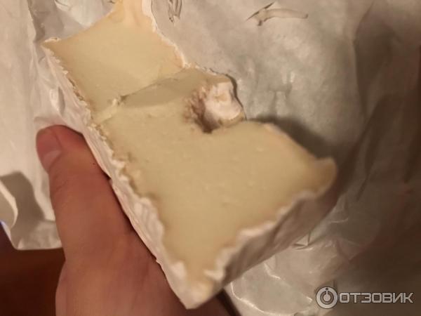 Сыр сливочный с белой плесенью DairyHorn Camembert фото