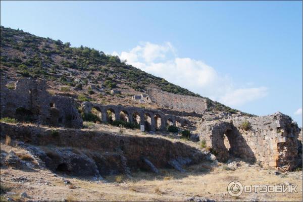 акведук (aquaduct) Анемуриума (Anemurium)