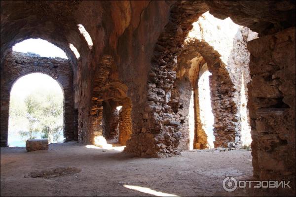 здание общественной бани (public baths) Анемуриума (Anemurium)