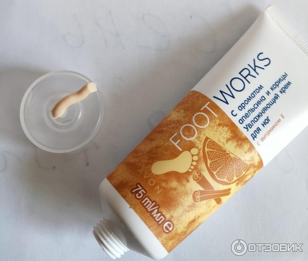 Увлажняющий крем для ног Avon Foot Works Апельсин и корица фото