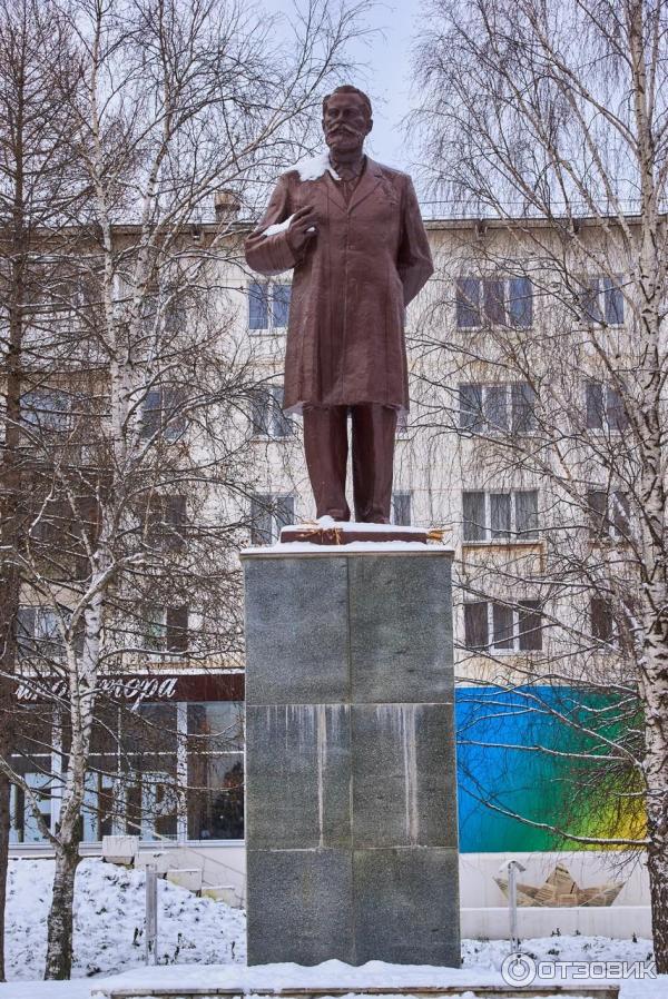 Памятник П. И. Чайковскому