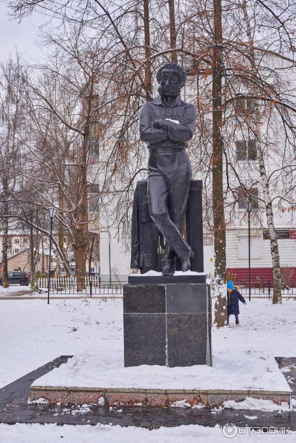 Памятник Пушкину