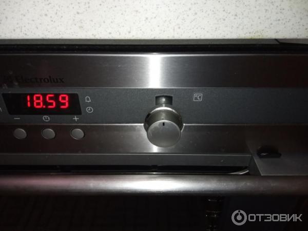 Духовой шкаф Electrolux EOB 63300 фото