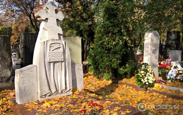 Олег ефремов где похоронен фото памятника