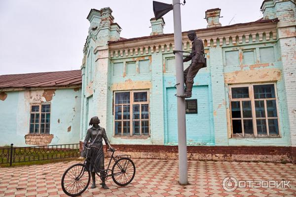Памятник почтальону и связисту в Елабуге
