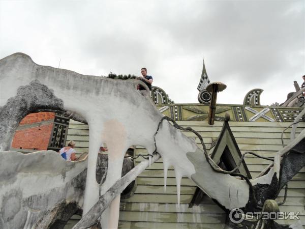 Crazy House 19