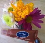 Блеск для губ Nivea Lip care Gloss and shine фото