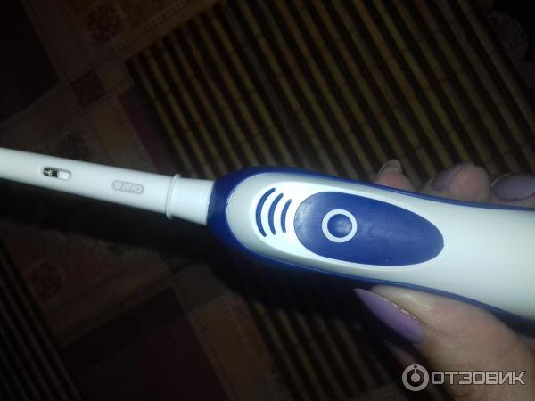 Электрическая зубная щетка Oral-B BRAUN фото