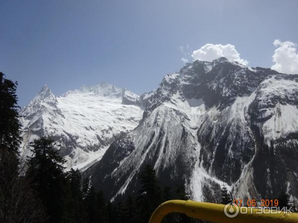 Канатная дорога в пос. Домбай (Россия, Карачаево-Черкессия) фото